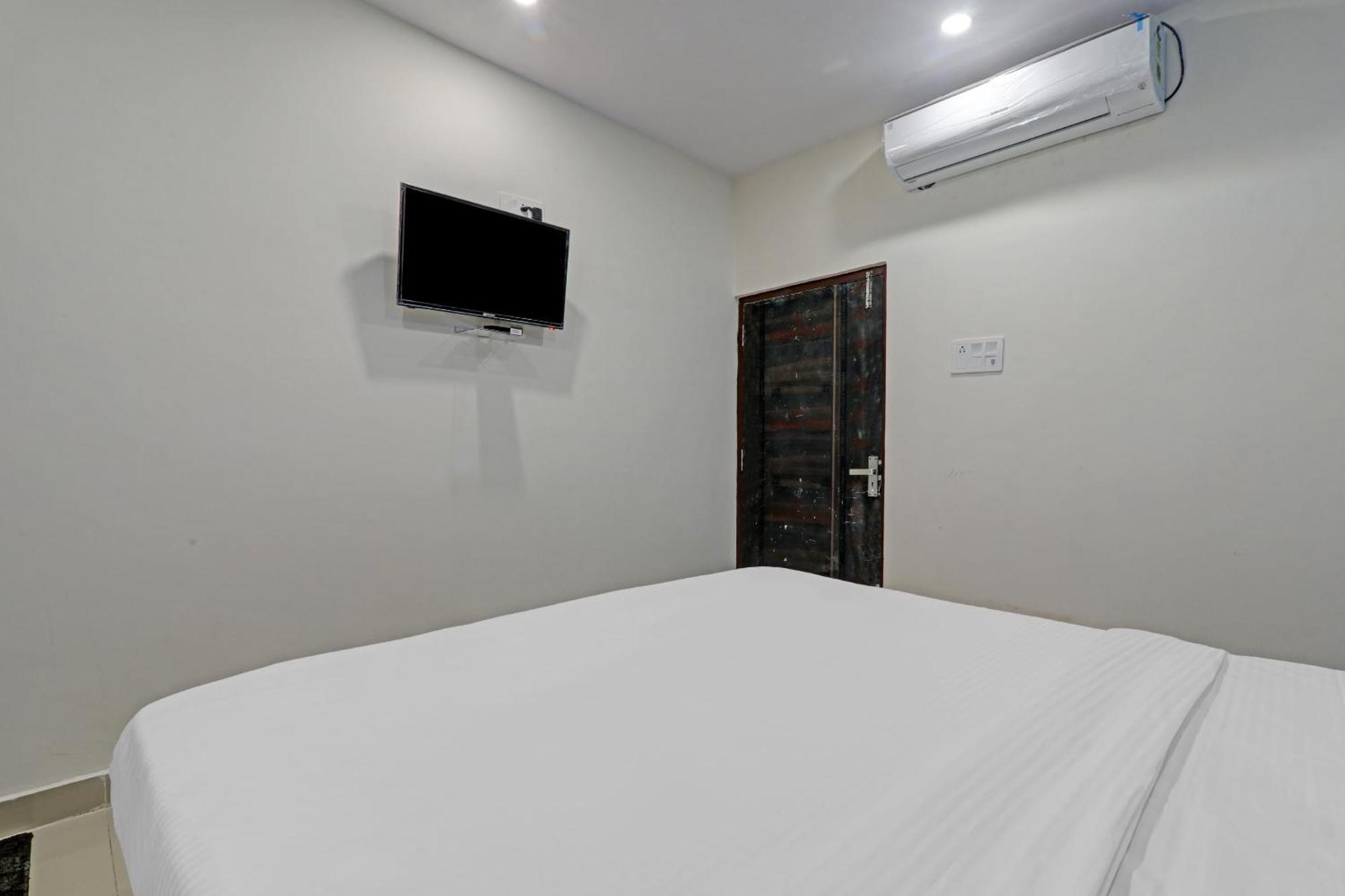 Hotel O Rudra Palace Near Phoenix United Lucknow
